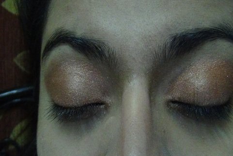 bronze eye shadow